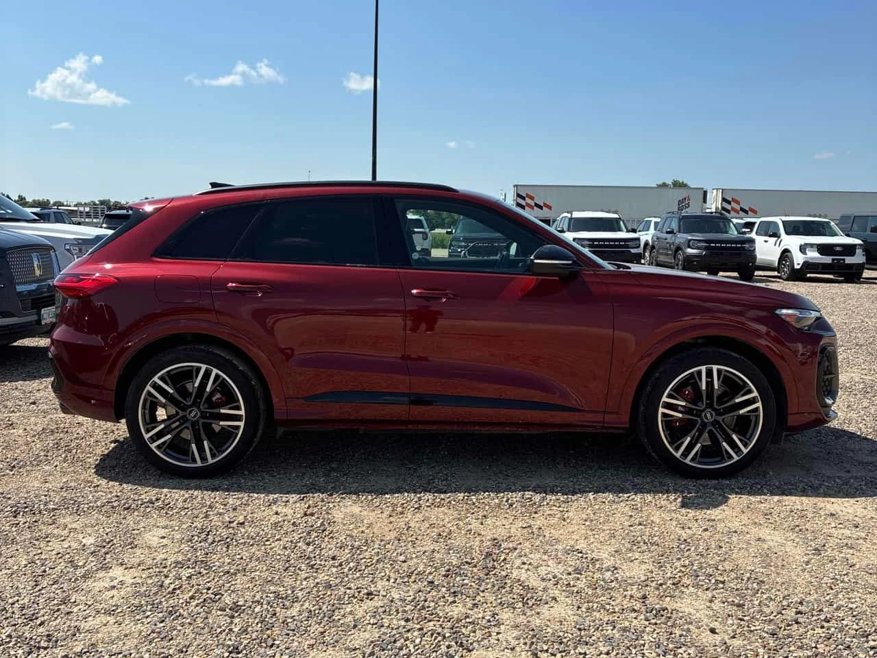 Audi SQ5 ТЕCHNIK| B&O| MASSAGE| ОБДУХ| HUD| 360| 2 КЛЮЧА| , снимка 3 - Автомобили и джипове - 55230795