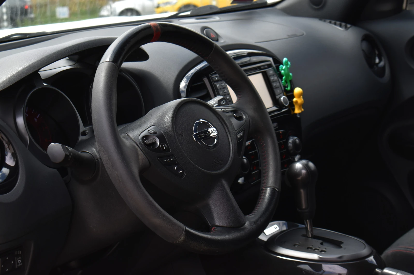 Nissan Juke 1.6Т* NISMO* ALCANTARA, снимка 9 - Автомобили и джипове - 55460160