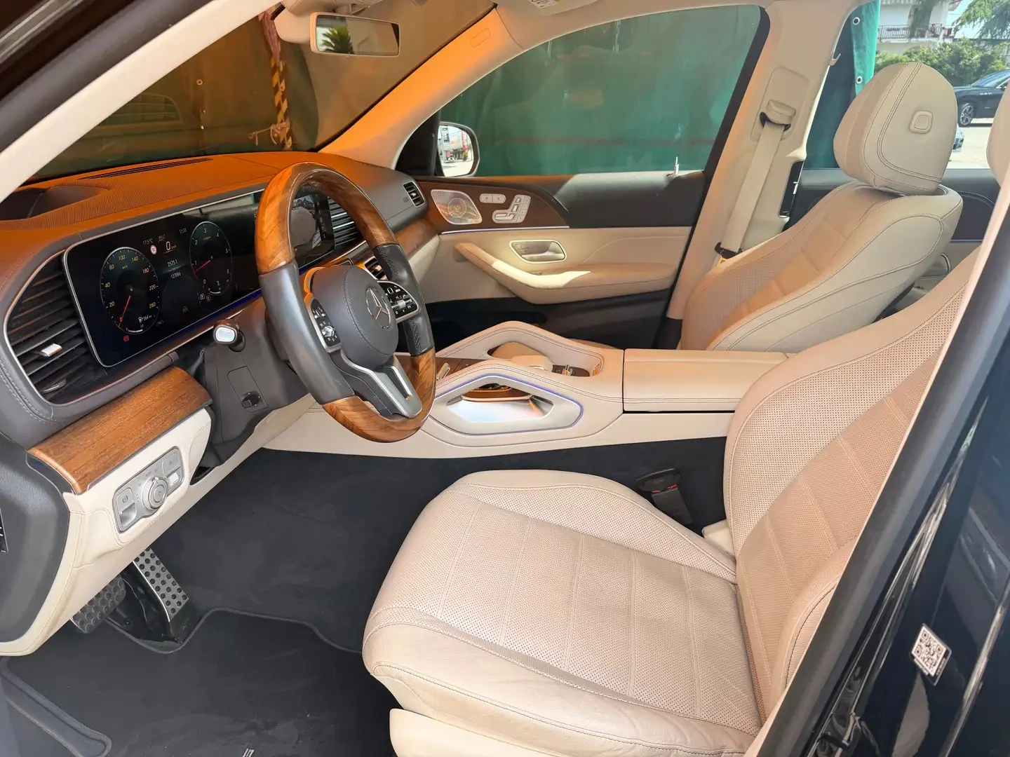 Mercedes-Benz GLS 400 d 4MATIC AMG-Line, снимка 6 - Автомобили и джипове - 56008088