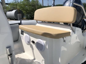 Надуваема лодка Bombard Sunrider 5.50, снимка 6