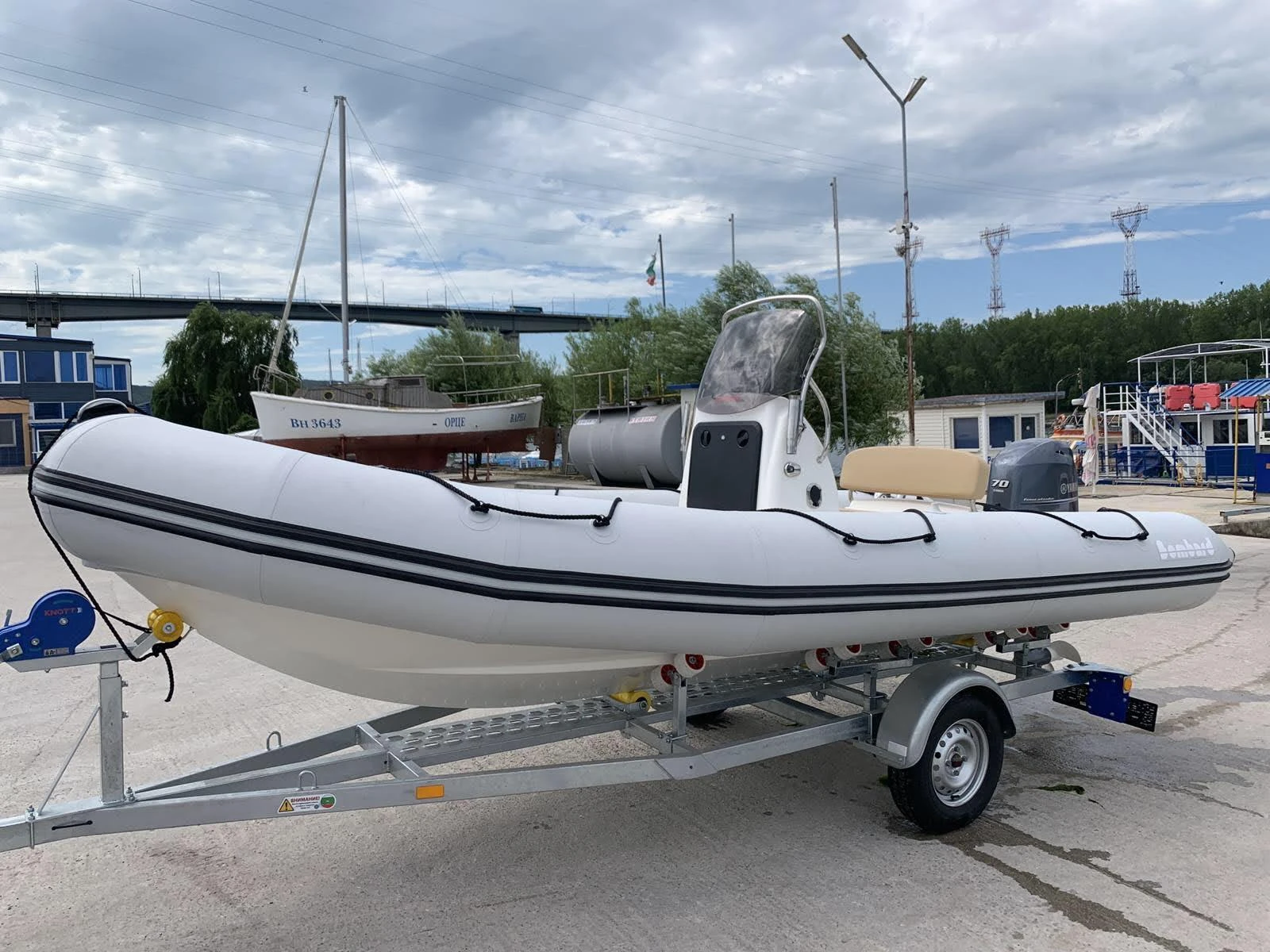   Bombard Sunrider 5.50 | Mobile.bg   1