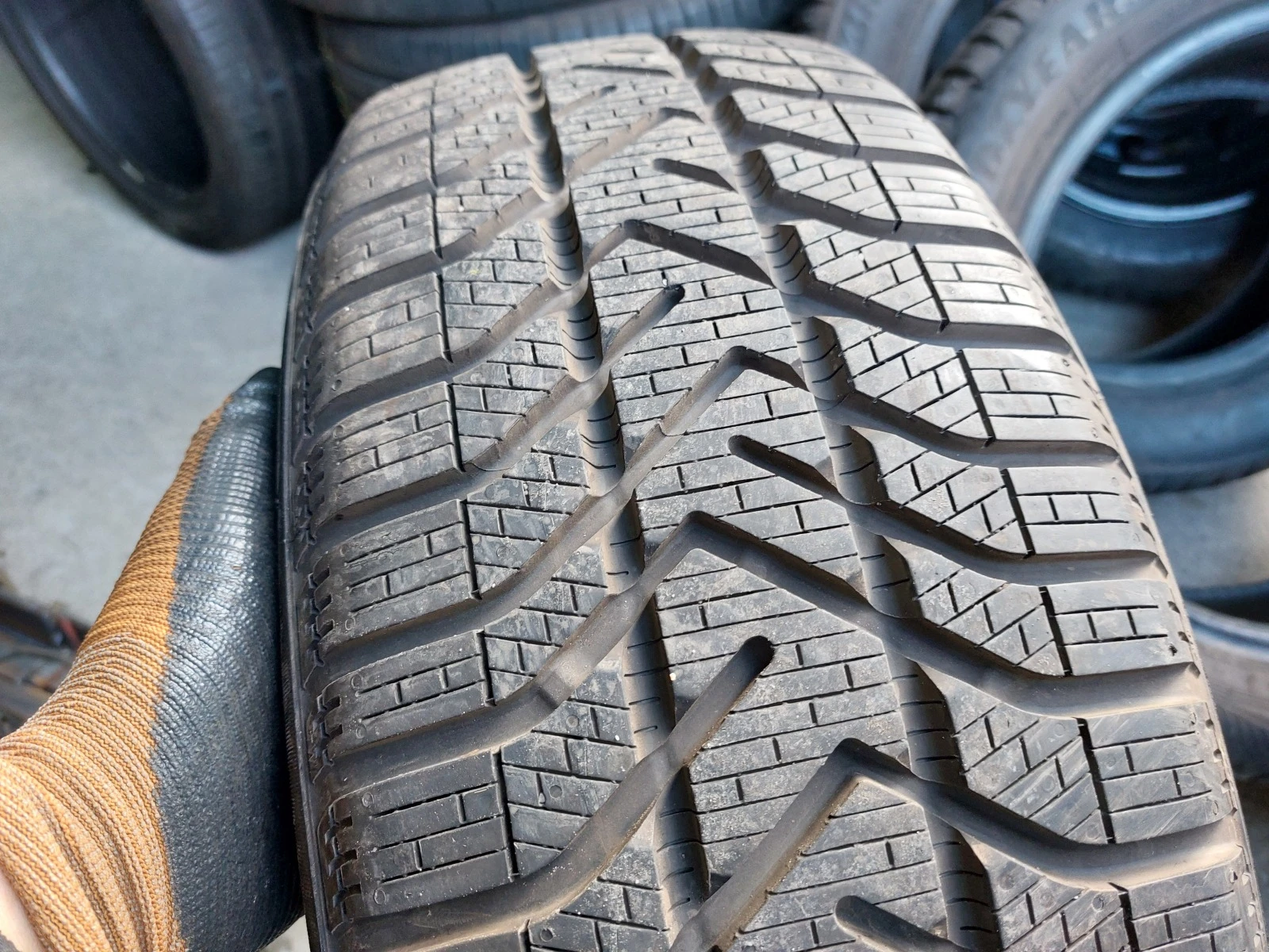 ���� 205/55R16 | Mobile.bg � ����������� 2
