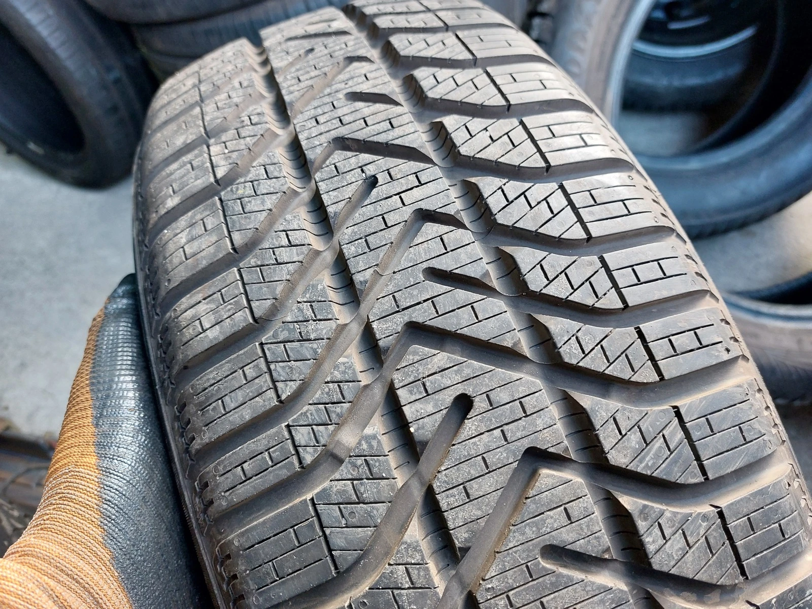 ���� 205/55R16 | Mobile.bg � ����������� 1