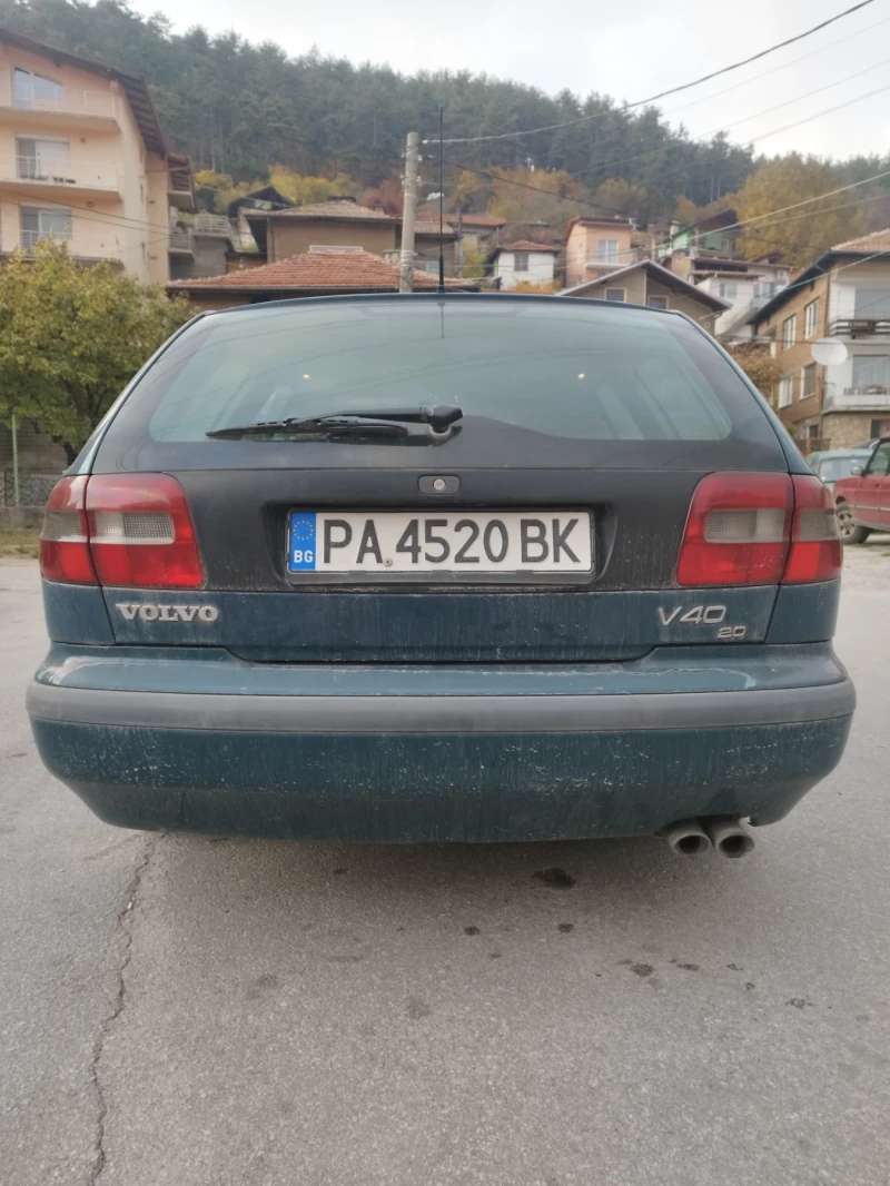 Volvo V40, снимка 3 - Автомобили и джипове - 48239570