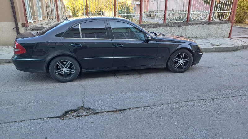 Mercedes-Benz E 320, снимка 11 - Автомобили и джипове - 48577559