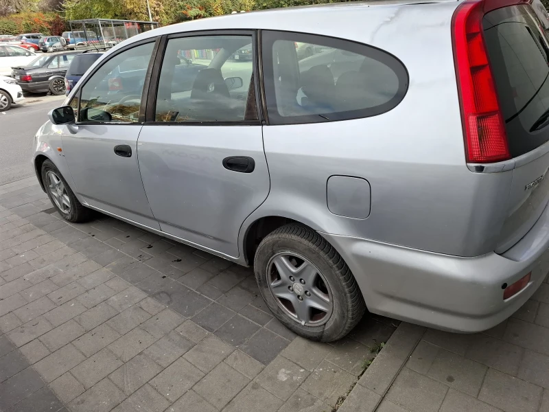 Honda Stream 1.7 бензин, снимка 7 - Автомобили и джипове - 49518452