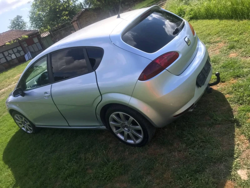 Seat Leon 2.0 TDI, снимка 10 - Автомобили и джипове - 52595043