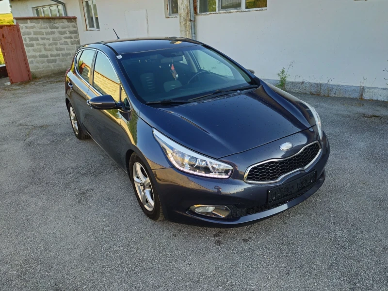 Kia Ceed 1.6crdi, снимка 6 - Автомобили и джипове - 50759939