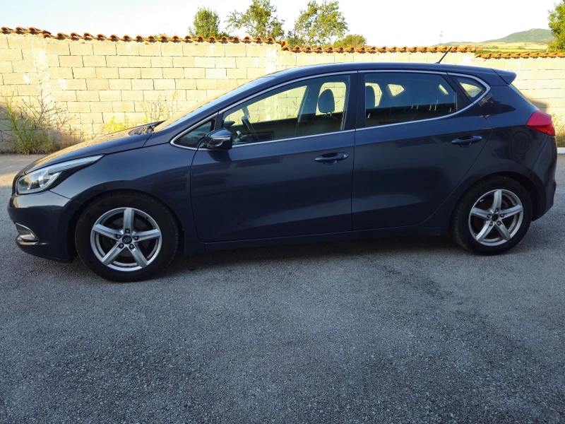 Kia Ceed 1.6crdi, снимка 4 - Автомобили и джипове - 50759939