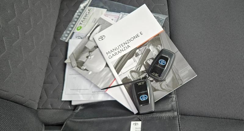 Toyota Corolla 1.8 Hybrid Touring Sports  Business Tech, снимка 16 - Автомобили и джипове - 52153646