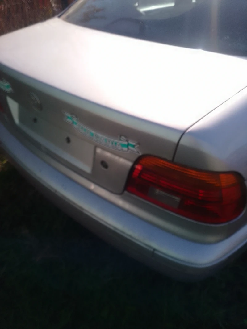BMW 523 Е 39 седан, снимка 2 - Автомобили и джипове - 52968027