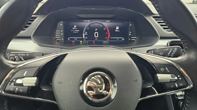 Skoda Superb 1.5 TURBO - 150 к.с - automat 7G, снимка 10 - Автомобили и джипове - 53294283