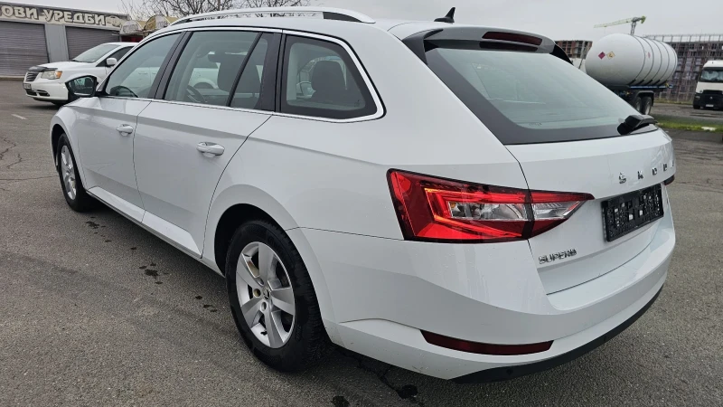 Skoda Superb 1.5 TURBO - 150 к.с - automat 7G, снимка 5 - Автомобили и джипове - 53294283