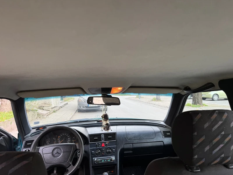 Mercedes-Benz C 220 CDi, снимка 9 - Автомобили и джипове - 53364303