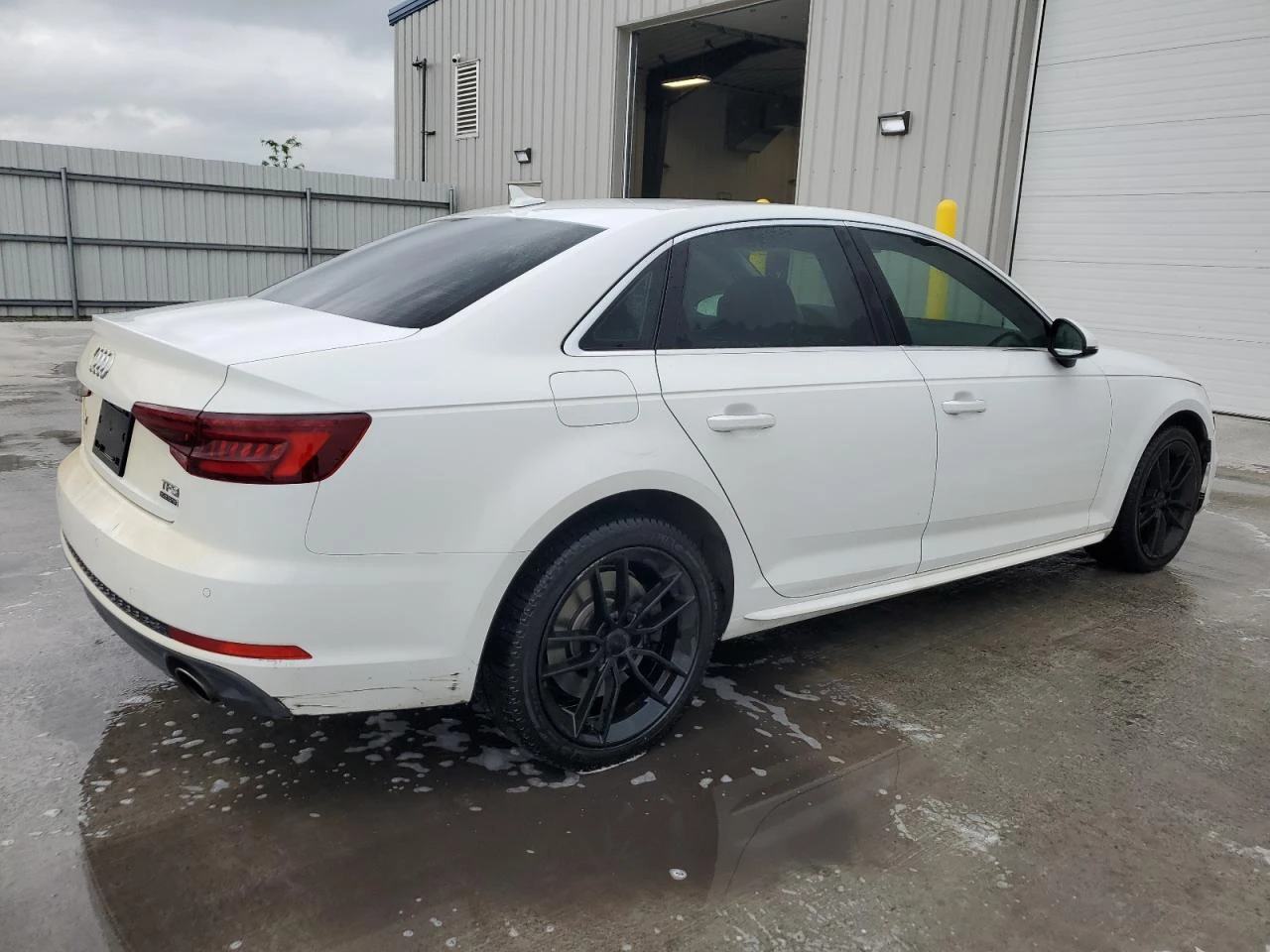 Audi A4 KOMFORT - изображение 5