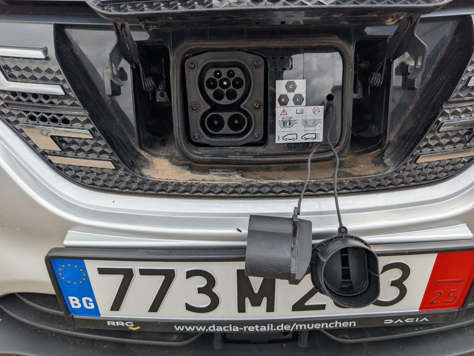 Dacia Spring, снимка 6 - Автомобили и джипове - 51845003