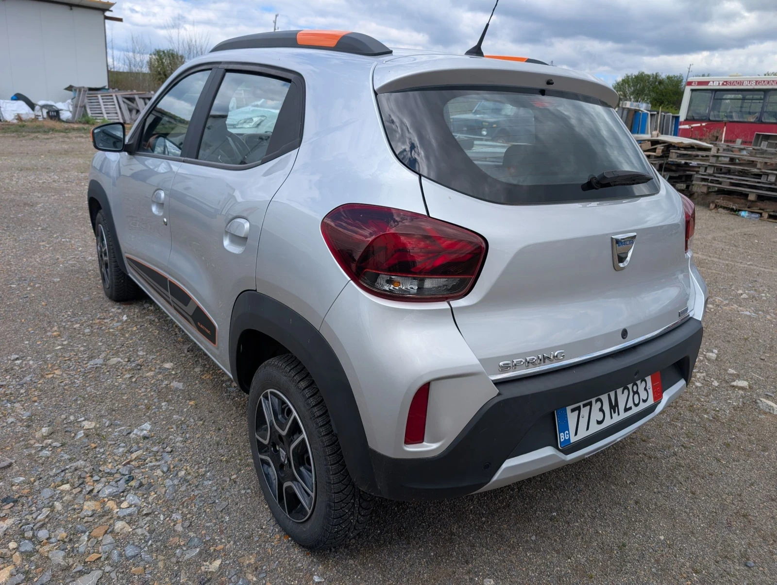 Dacia Spring, снимка 3 - Автомобили и джипове - 51845003