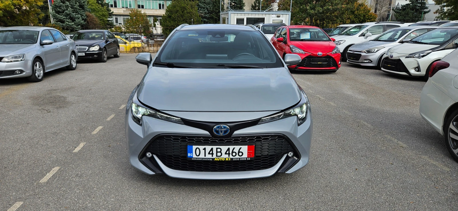 Toyota Corolla 1.8 Hybrid Touring Sports  Business Tech - изображение 2