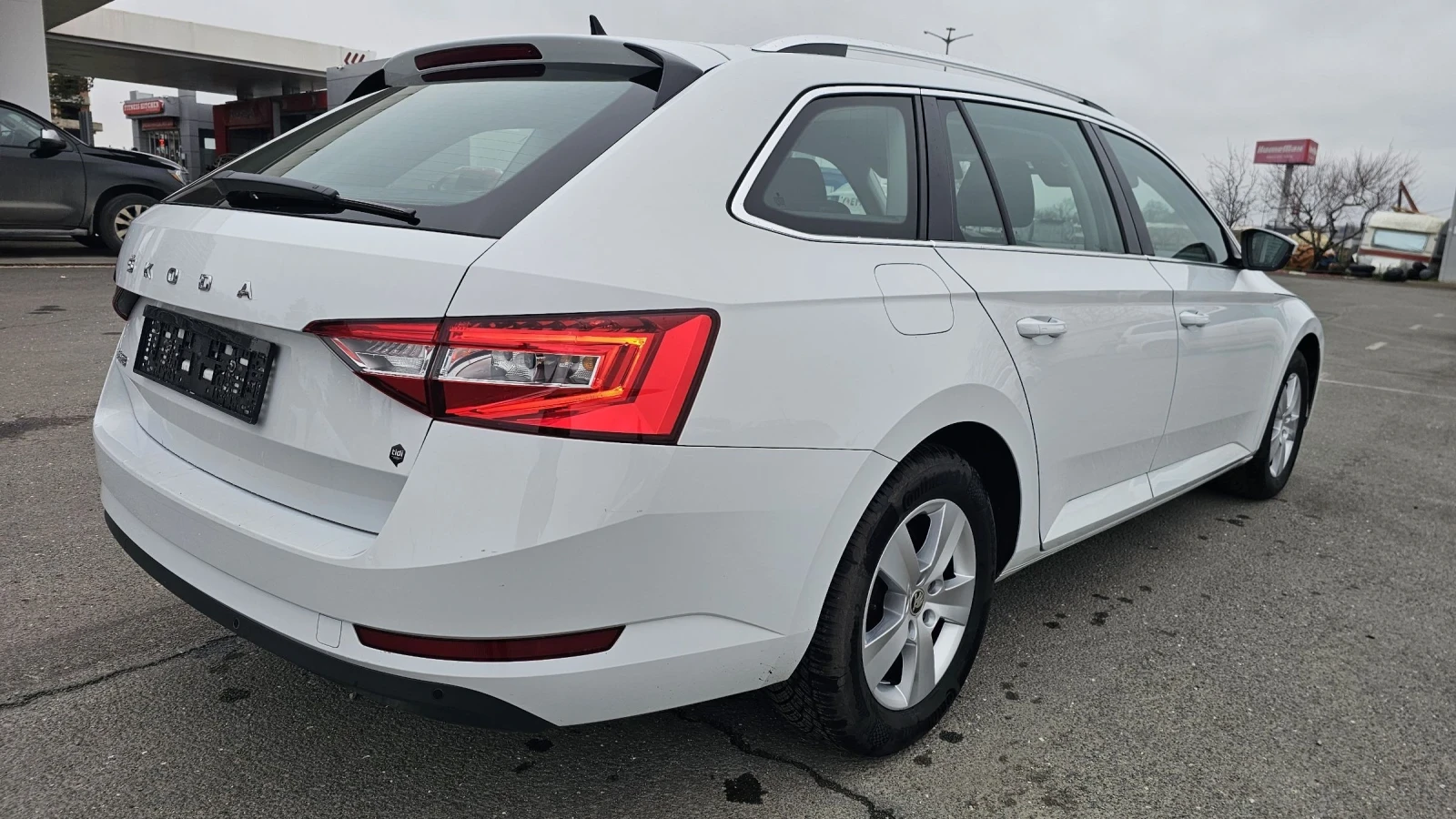 Skoda Superb 1.5 TURBO - 150 к.с - automat 7G - изображение 4