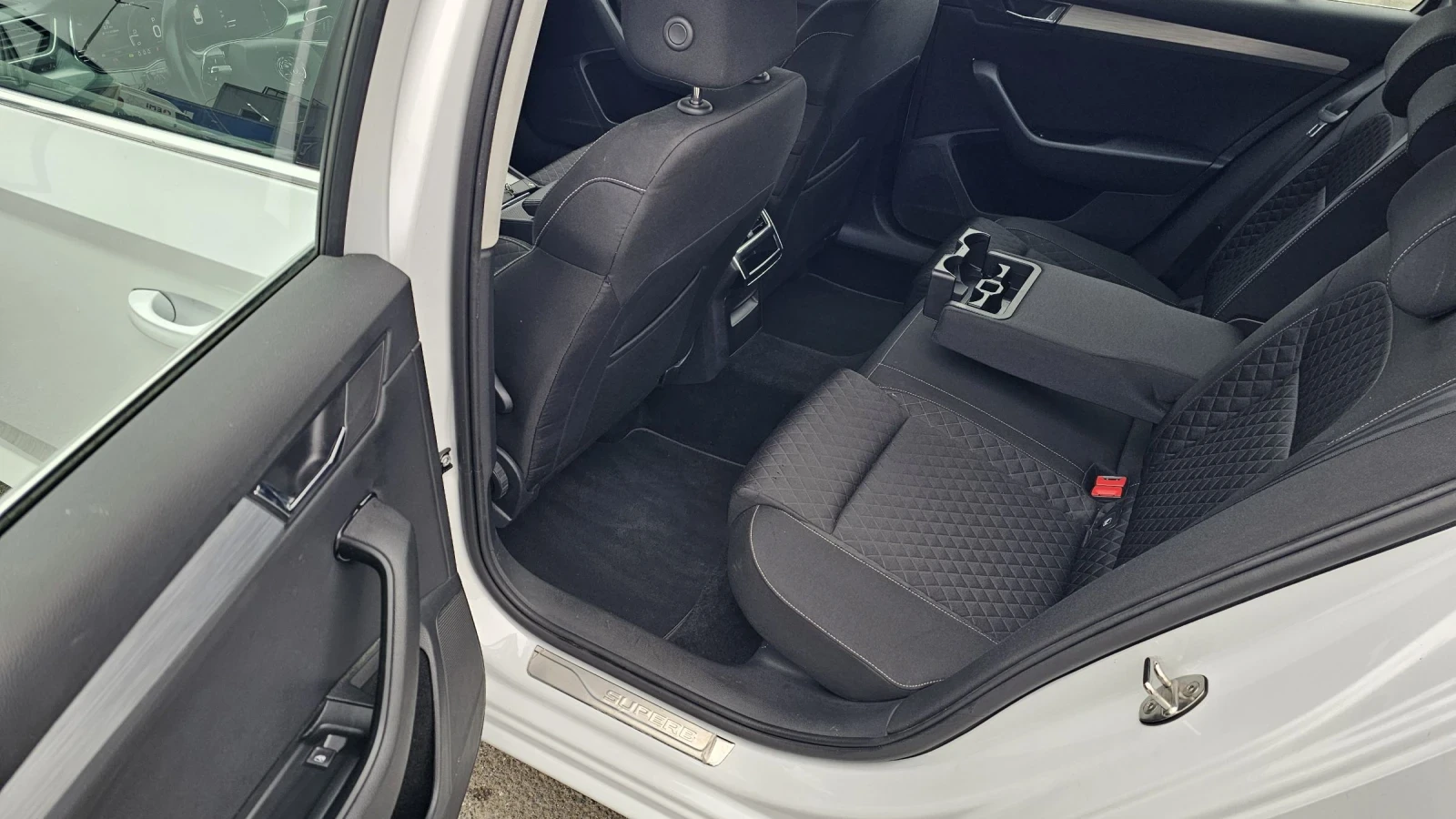 Skoda Superb 1.5 TURBO - 150 �.� - automat 7G | Mobile.bg � ����������� 15