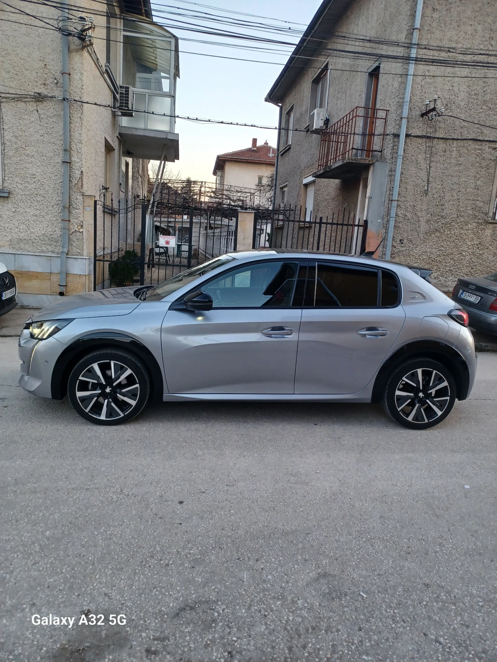 Peugeot 208 GT, снимка 11 - Автомобили и джипове - 53785554