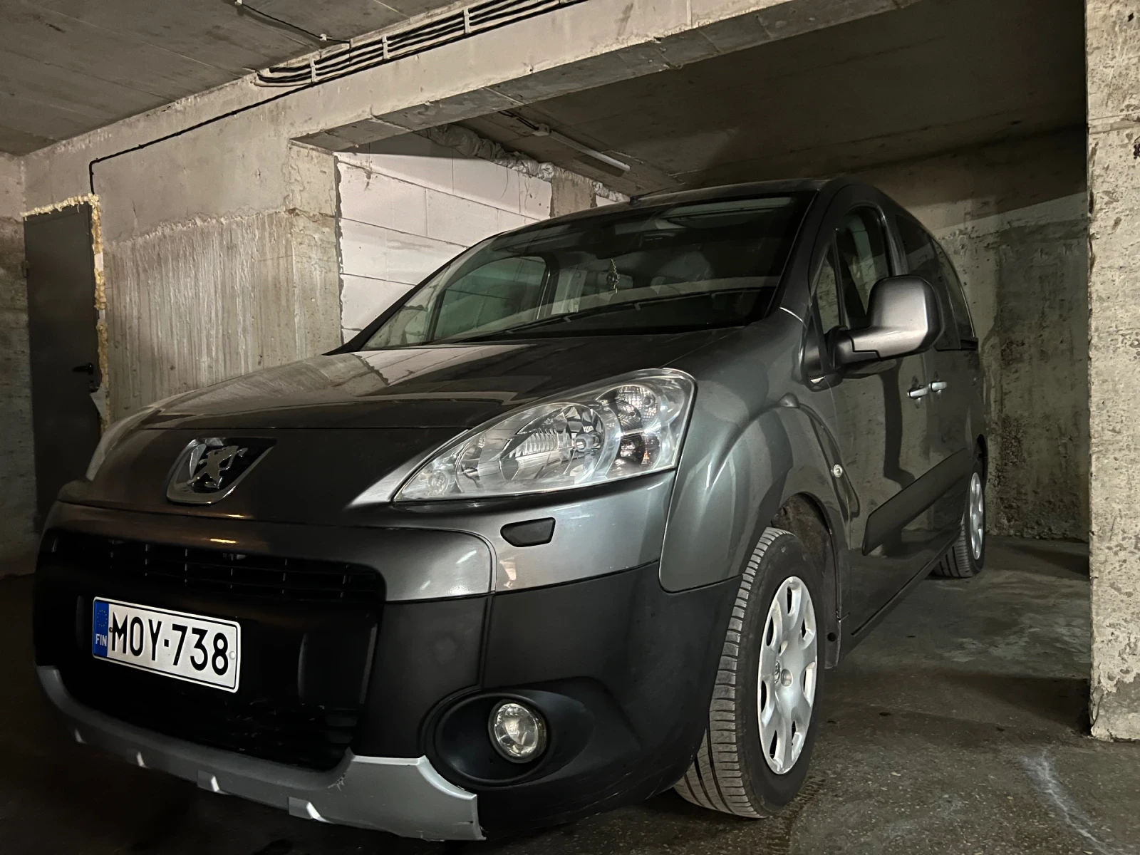 Peugeot Partner 1.6 HDI TEPEE, снимка 10 - Автомобили и джипове - 54341380