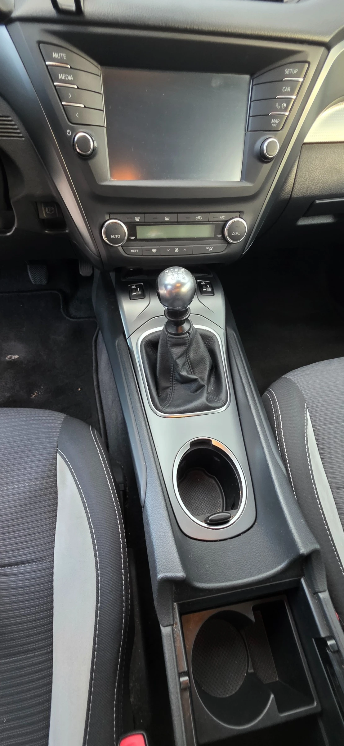 Toyota Avensis | Mobile.bg � ����������� 12