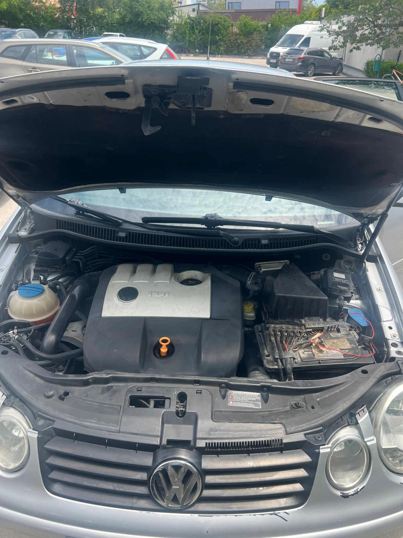 VW Polo 1.4 tdi, снимка 8 - Автомобили и джипове - 54737396