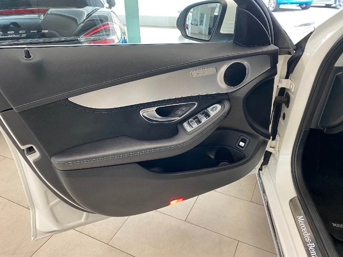 Mercedes-Benz C 250 4MATIC AMBIENT, снимка 13 - Автомобили и джипове - 55127563