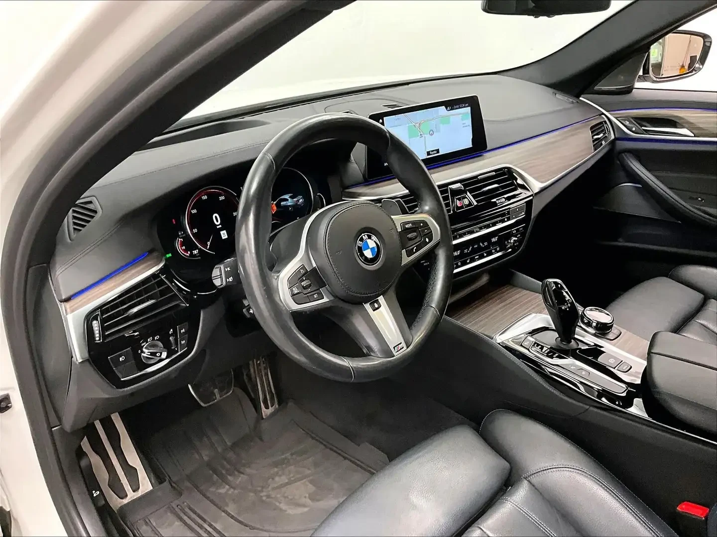 BMW 540 X-Drive* M-Pack* Harman Kardon, снимка 9 - Автомобили и джипове - 55145034