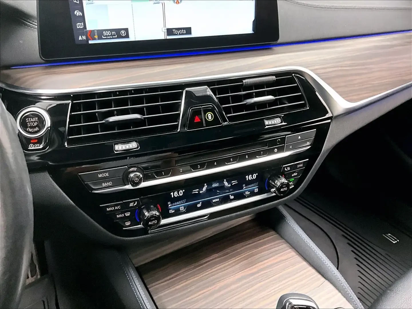 BMW 540 X-Drive* M-Pack* Harman Kardon, снимка 11 - Автомобили и джипове - 55145034
