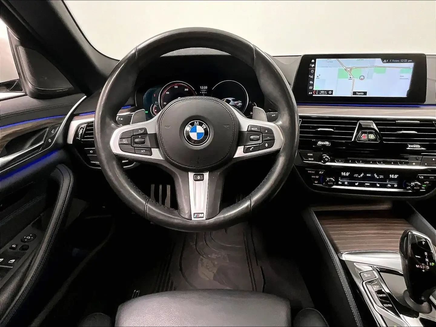 BMW 540 X-Drive* M-Pack* Harman Kardon, снимка 8 - Автомобили и джипове - 55145034