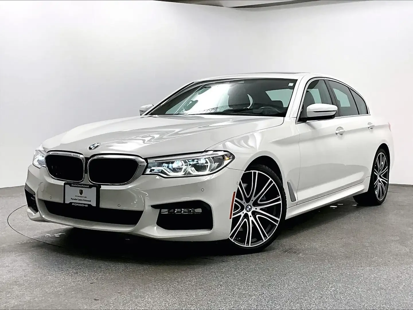 BMW 540 X-Drive* M-Pack* Harman Kardon, снимка 3 - Автомобили и джипове - 55145034