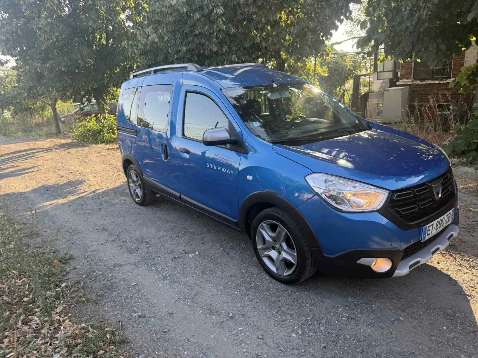 Dacia Dokker 1.5 DCI STEPWAY, снимка 2 - Автомобили и джипове - 55646645