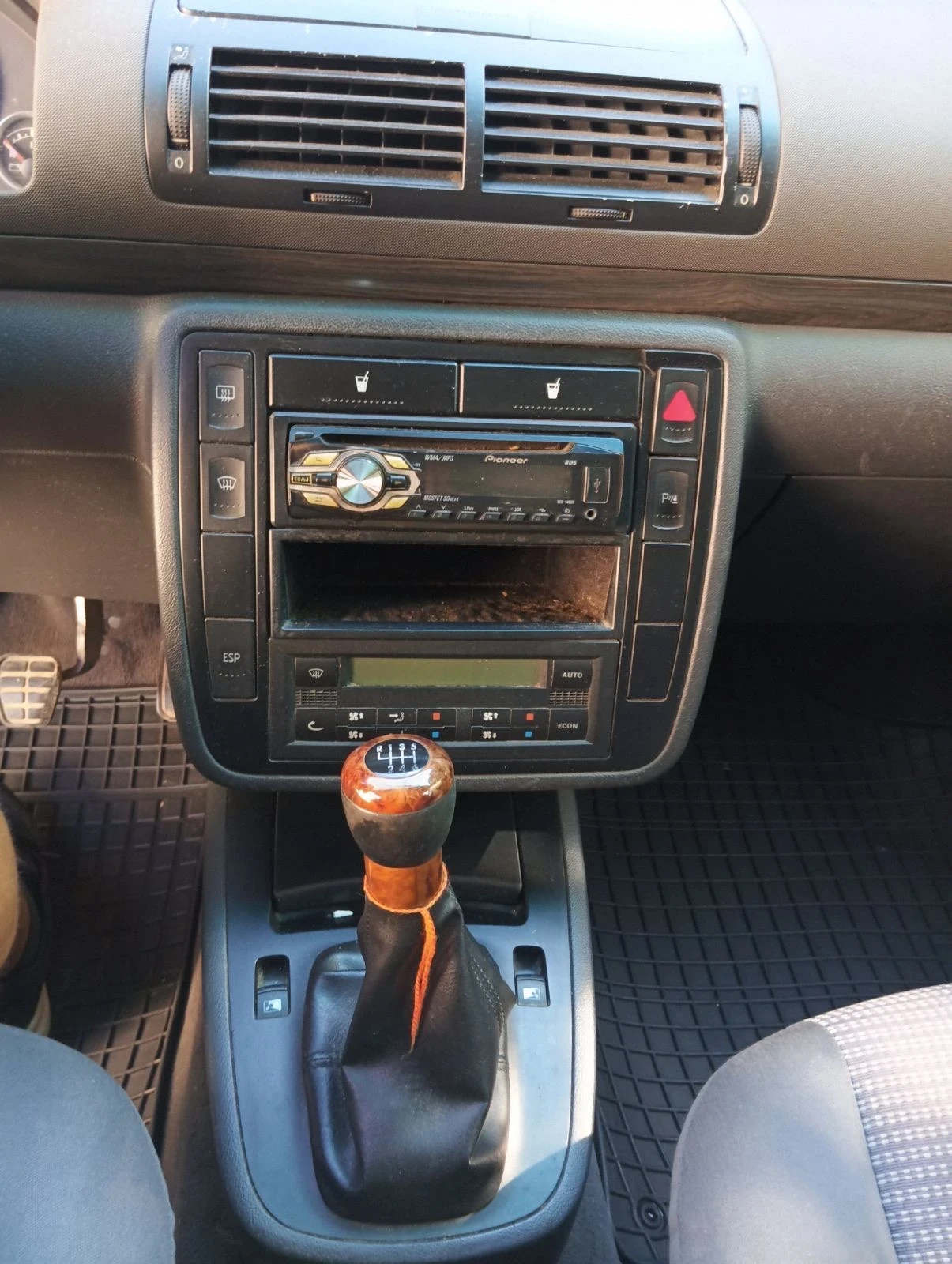 Seat Alhambra 1.9 TDI, снимка 10 - Автомобили и джипове - 55904122
