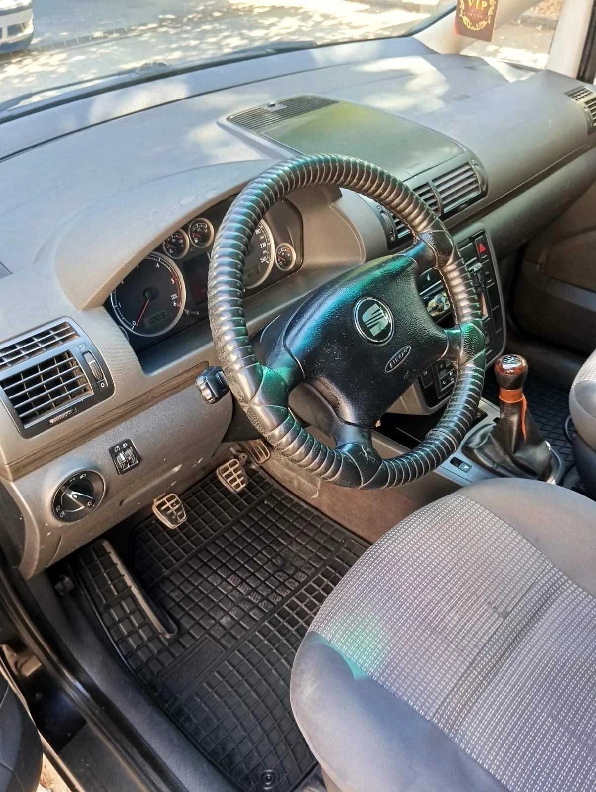 Seat Alhambra 1.9 TDI, снимка 12 - Автомобили и джипове - 55904122