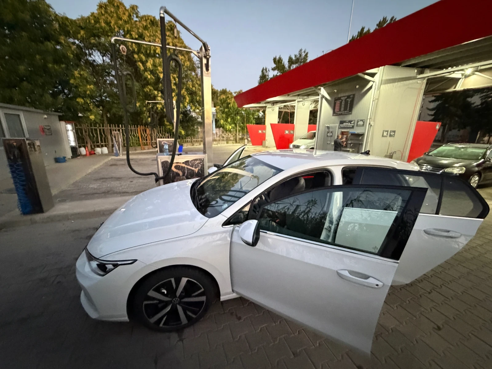 VW Golf 8.5 Style, eTSI, снимка 2 - Автомобили и джипове - 56152486
