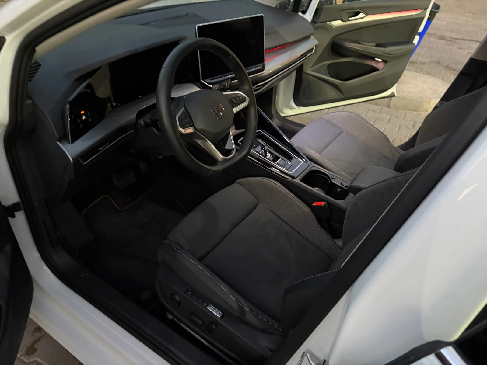 VW Golf 8.5 Style, eTSI, снимка 7 - Автомобили и джипове - 56152486
