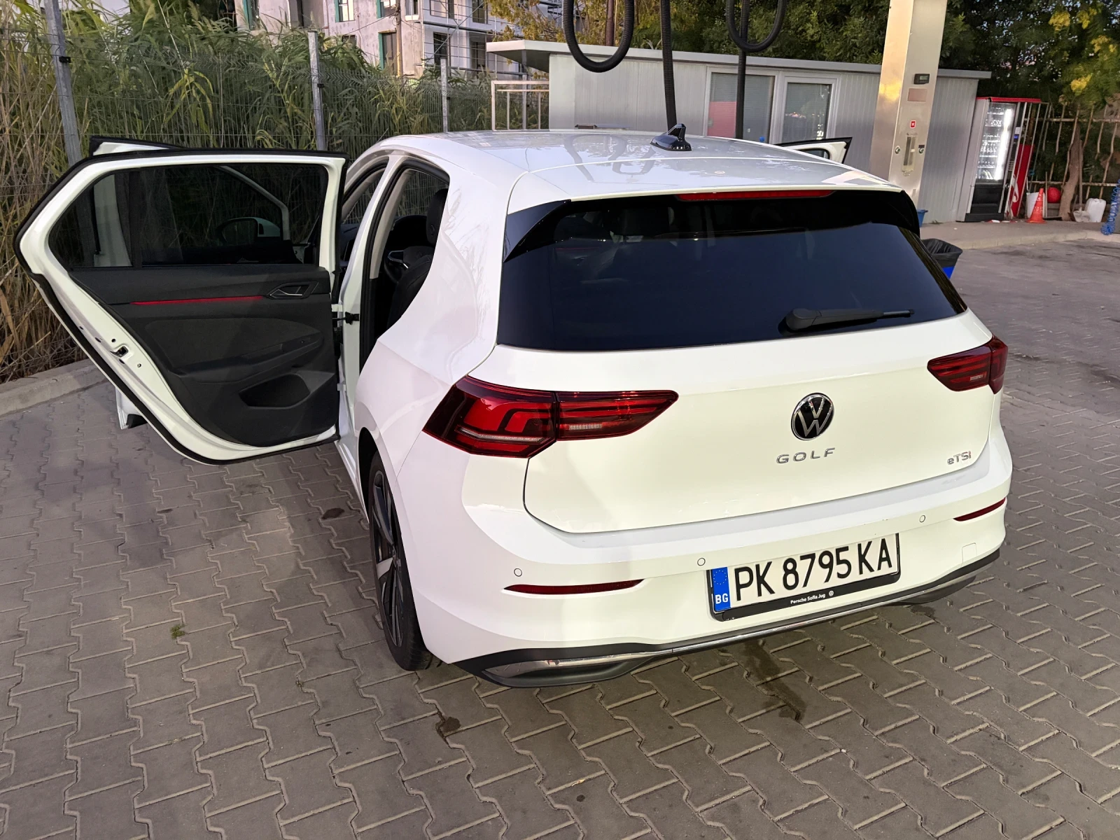 VW Golf 8.5 Style, eTSI, снимка 4 - Автомобили и джипове - 56152486