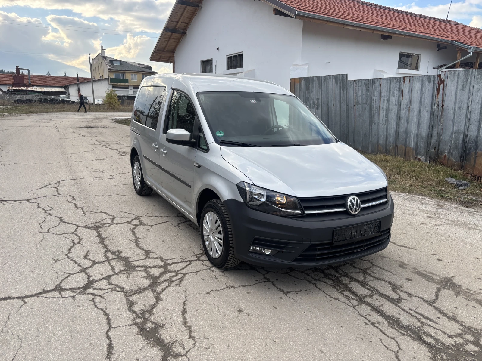 VW Caddy 2.0TDI с ДДС, снимка 8 - Автомобили и джипове - 56621509