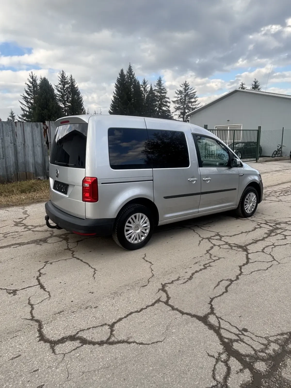 VW Caddy 2.0TDI с ДДС, снимка 10 - Автомобили и джипове - 56621509