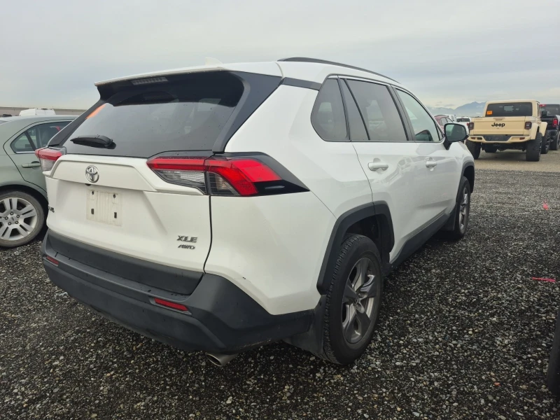 Toyota Rav4 XLE * * CARFAX * * АВТО КРЕДИТ * * , снимка 3 - Автомобили и джипове - 52901274