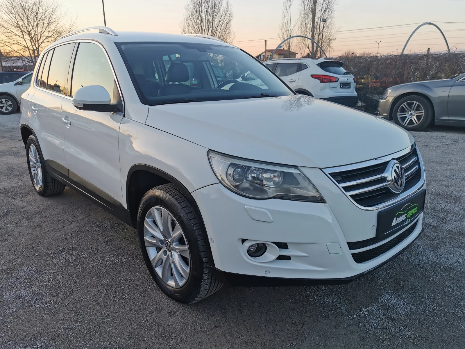 VW Tiguan 2.0-ГАЗ/4x4/АВТОМАТИК/КОЖА/НАВИГАЦИЯ/КСЕНОН - изображение 7