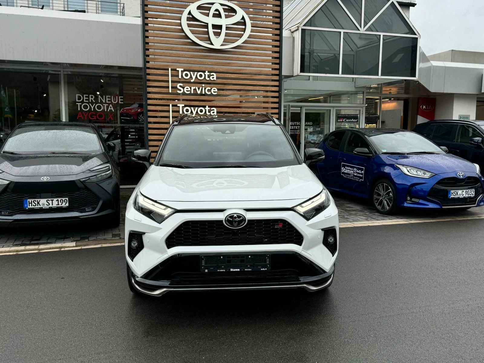 Toyota Rav4 2.5 Plug-in Hybrid GR Sport - изображение 2