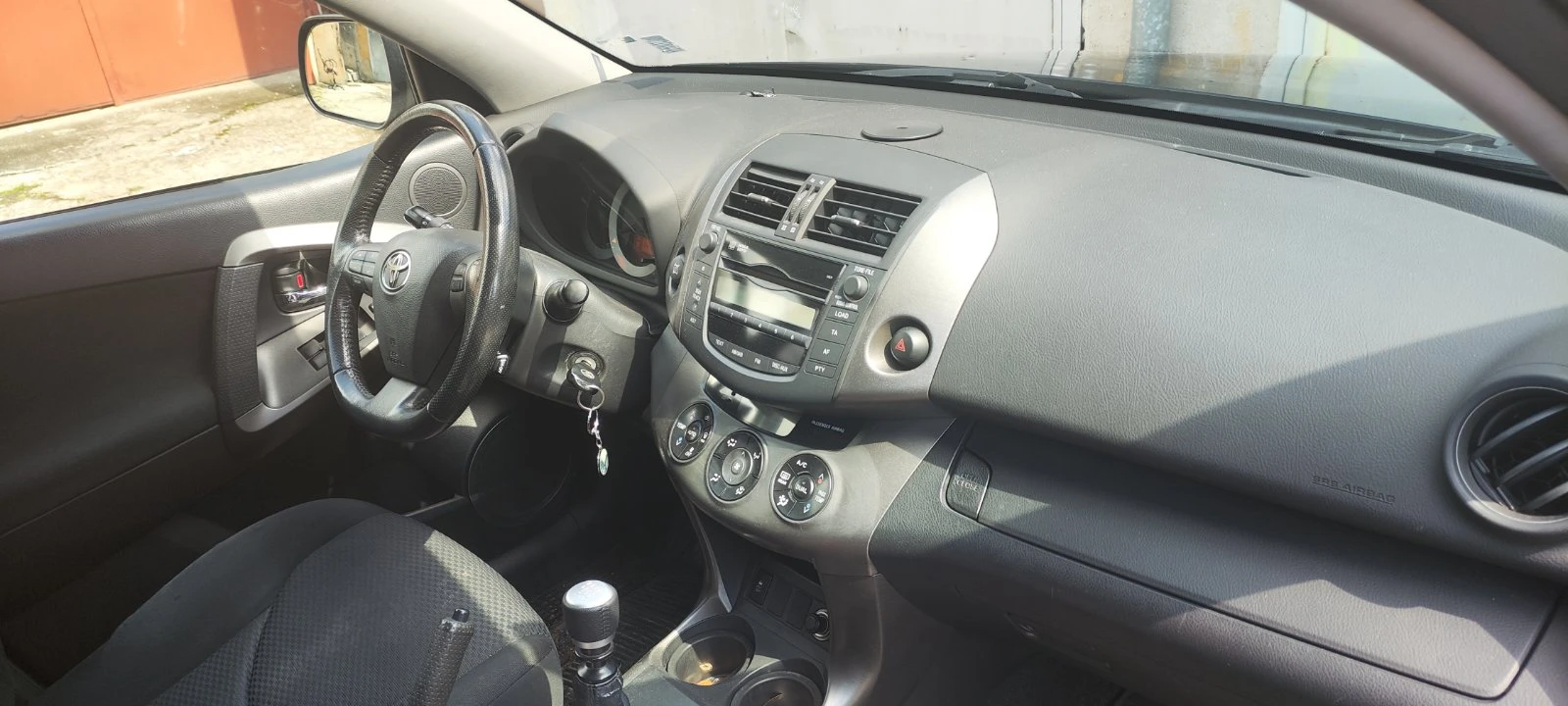 Toyota Rav4 2.2 D4D - изображение 3