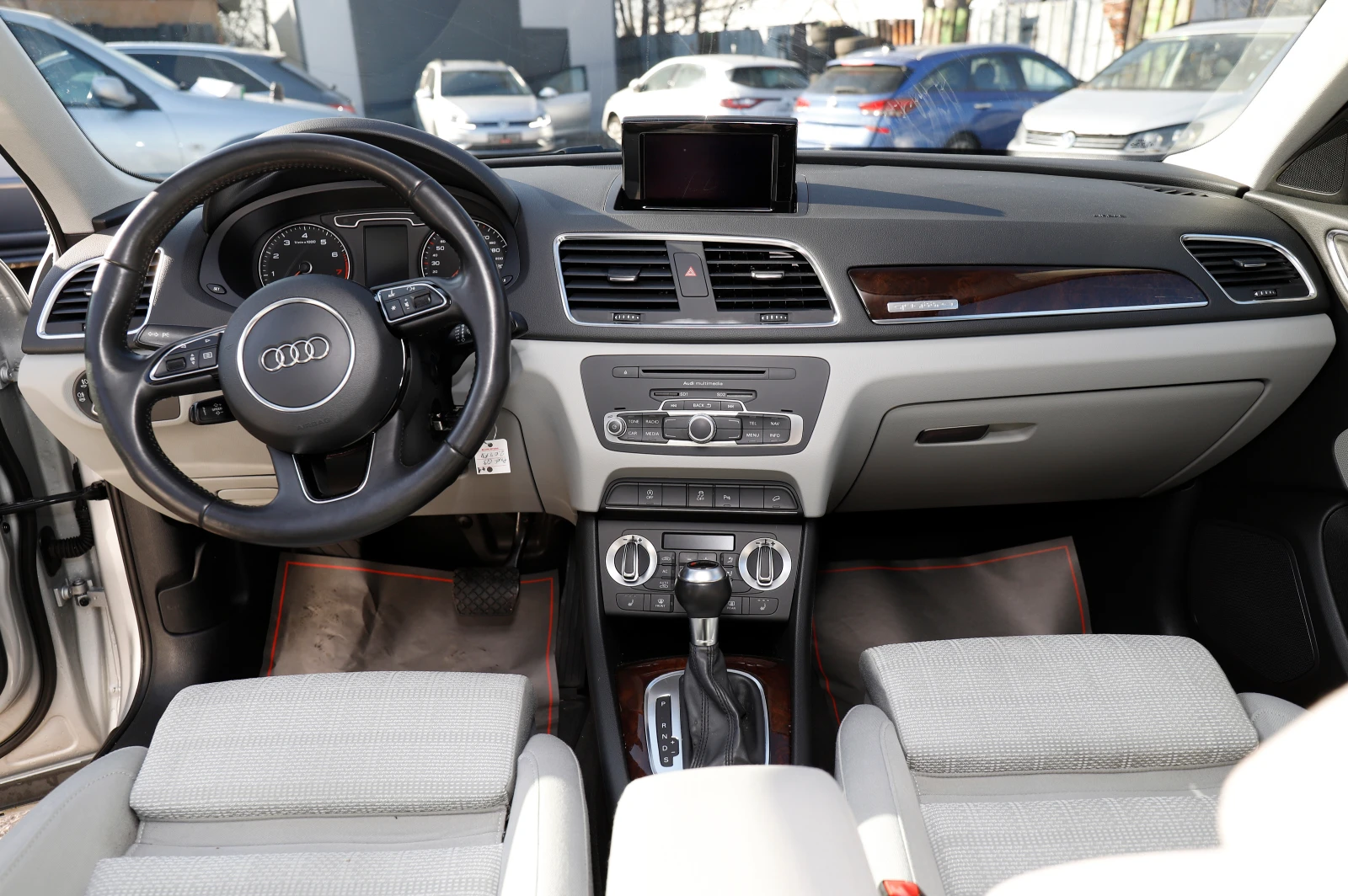 Audi Q3 2.0TFSI Quattro S-TRONIC - изображение 8