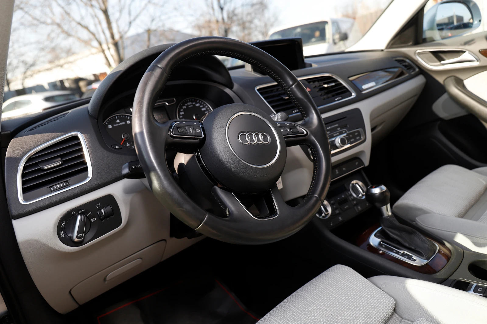 Audi Q3 2.0TFSI Quattro S-TRONIC - изображение 6