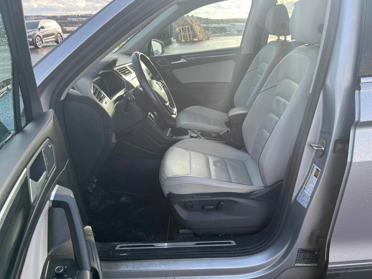 VW Tiguan CARFAX* АВТОФИНАНСИРАНЕ* БЕЗ ПЪРВОНАЧАЛНА ВНОСКА*  - изображение 6