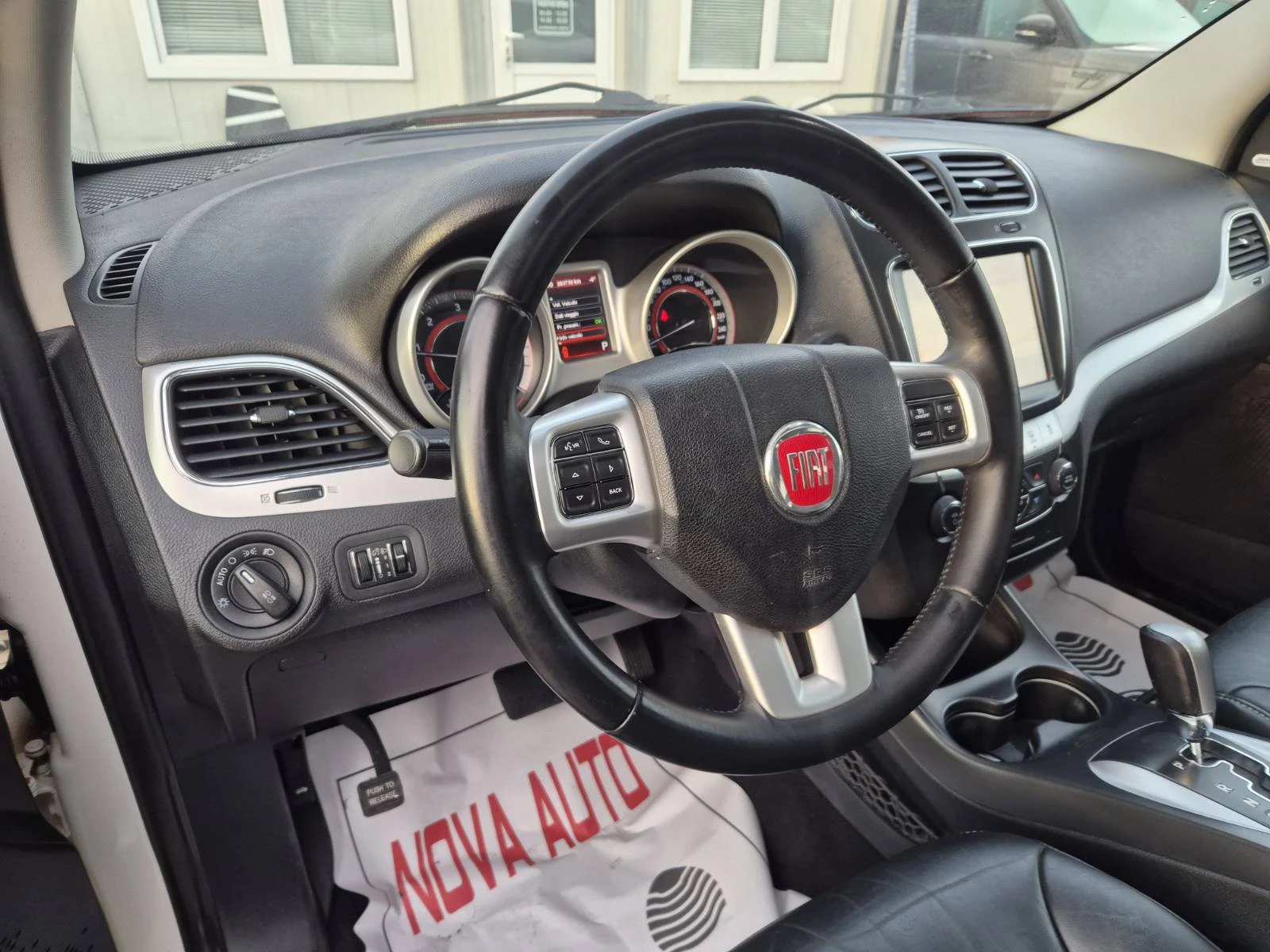 Fiat Freemont 2.0D-4X4-AUTOMATIC-7 МЕСТА - изображение 7