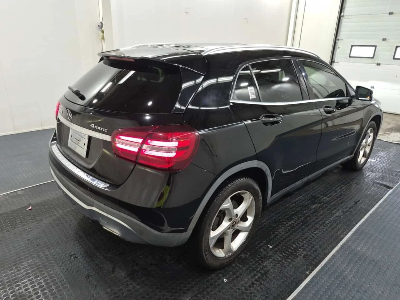 Mercedes-Benz GLA 250 CARFAX/2 Ключа/ПАНОРАМА/ПОДГРЕВ/ПАМЕТ, снимка 3 - Автомобили и джипове - 55409926